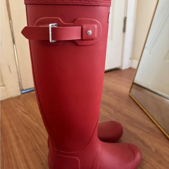 Like New Hunter Red Women's Winter & Rain Boots - Picture 6 of 6